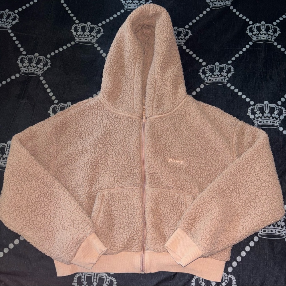 SKIMS Teddy Lounge Jacket in Tiger's Eye